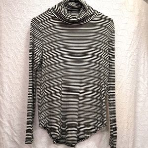 3/$25 - Retroluxe black/white striped turtleneck